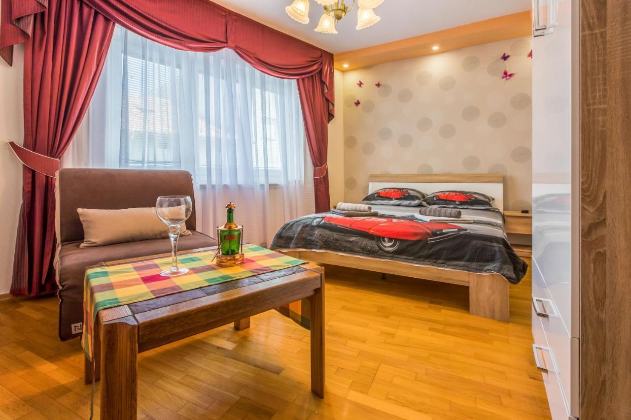 Apartments And Room Art Crikvenica Exterior foto